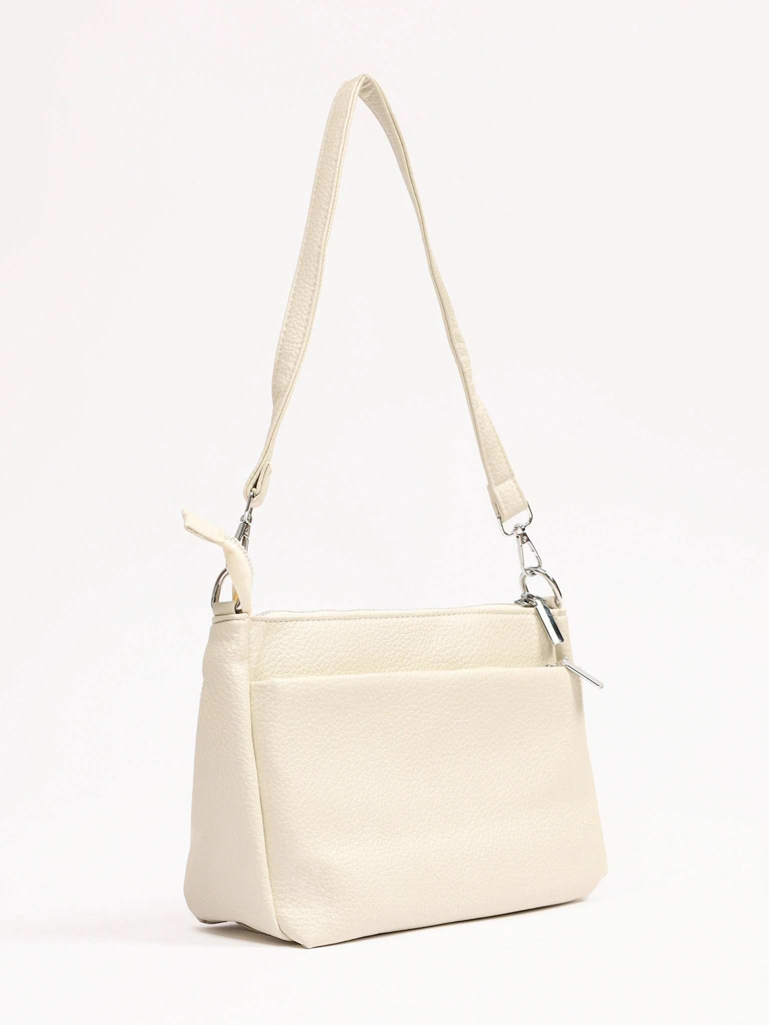 Сумка-кроссбоди с декоративным пуллером в ассортименте